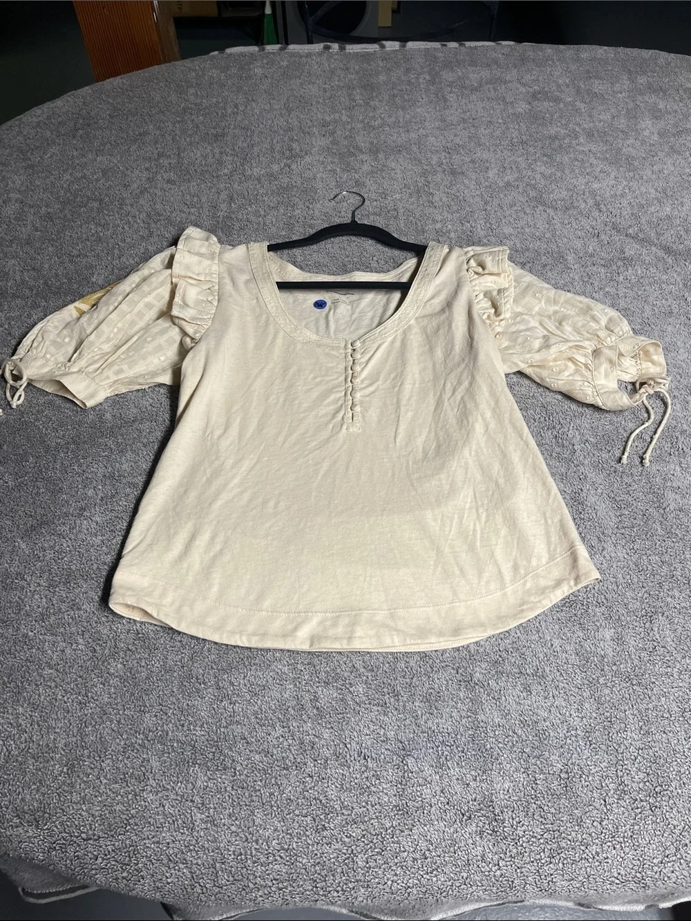 Anthropologie Cream Ruffle-Sleeve Scoop Neck Blouse